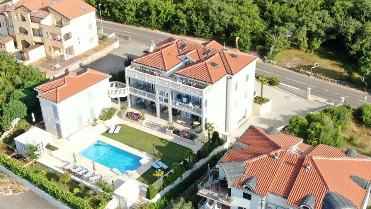 Deluxe Apartments Vila Carissa Malinska Eksteriør bilde